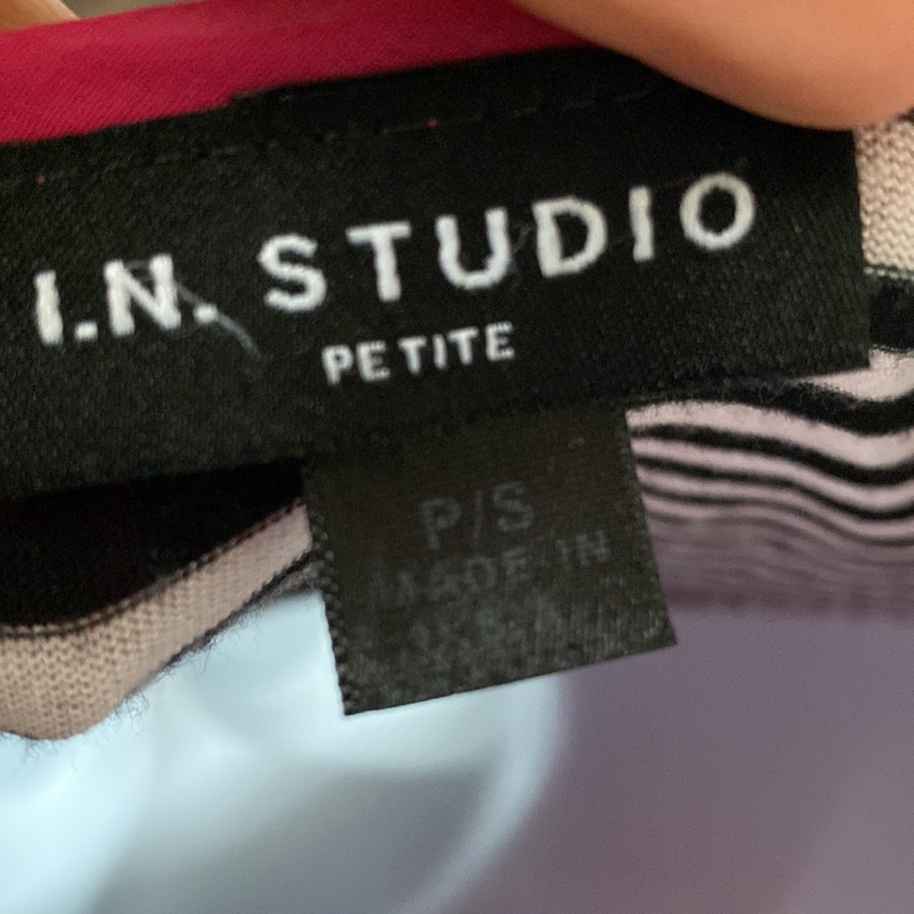 I.N. Studio hot pink top - Picture 5 of 5